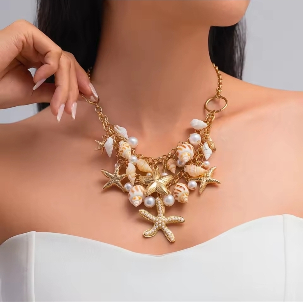 Gold Starfish and Pearl Necklace - Picture 2 of 7